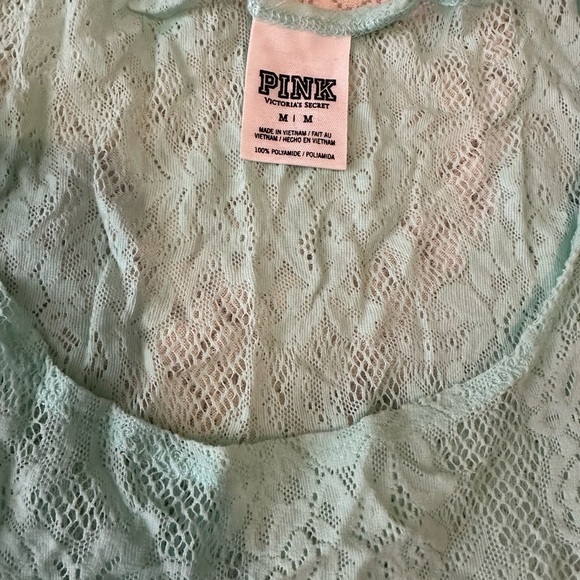 Victoria’s Secret PINK crop tee line. Plot size medium - Picture 2 of 2